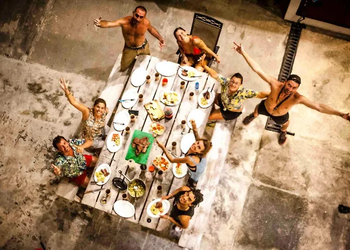 Hostal Inn Hostel *